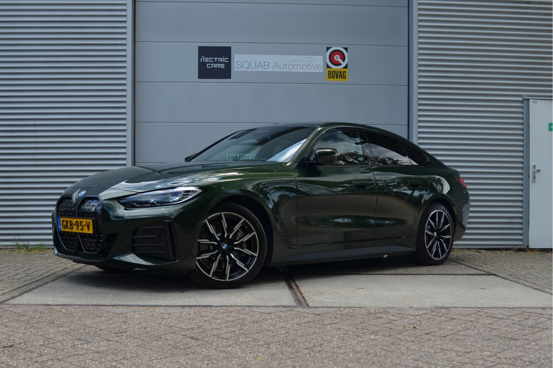 55647426/BMW/eDrive40 High Executive/Trekhaak, Pano, M-Sport Stoelen, Driver Assist Pro