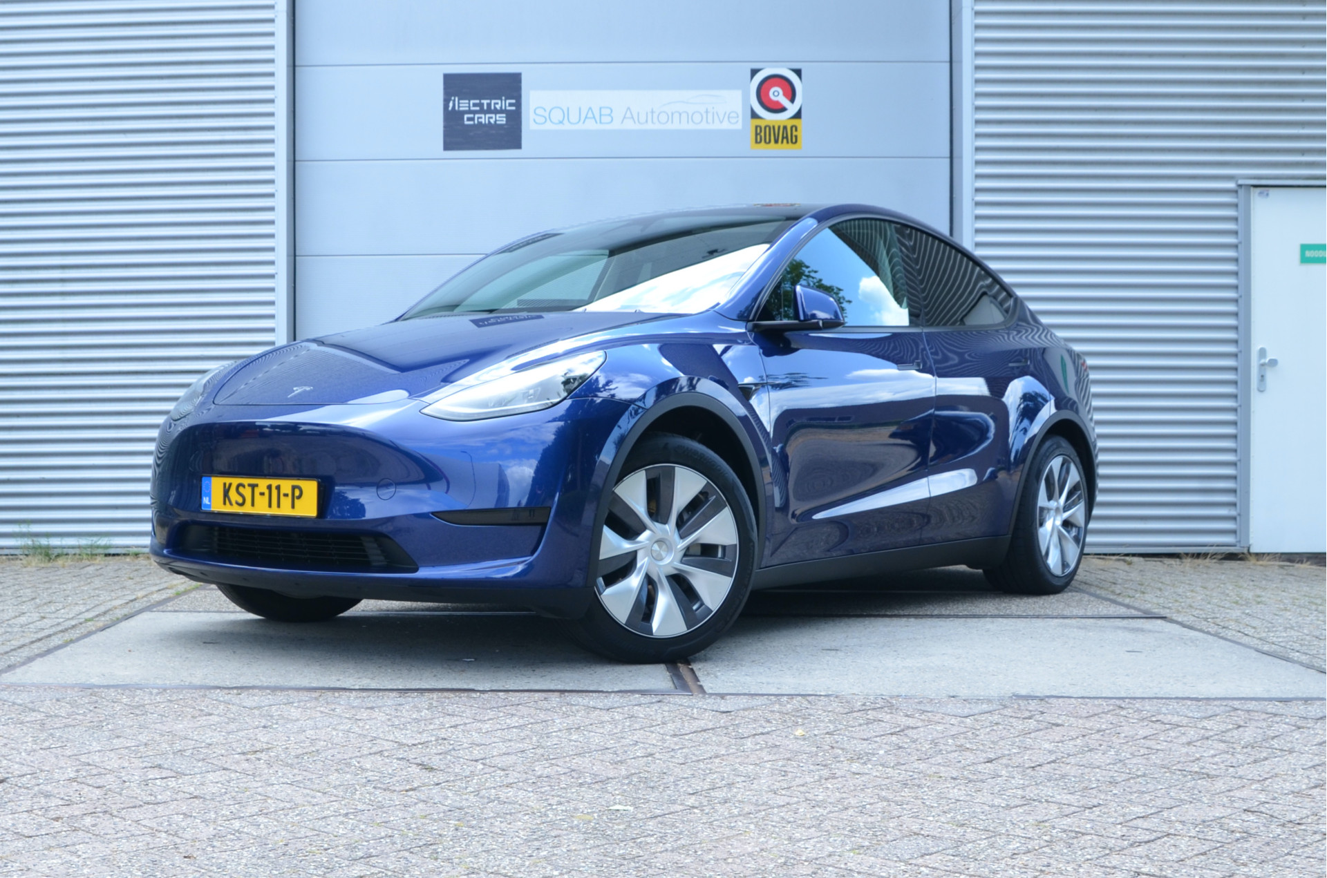 55854962/Tesla/Long Range RWD/Trekhaak, AutoPilot4.0 (FSD 99,- p/mnd)